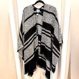 Black and grey shawl/ wrap. One size fits most.